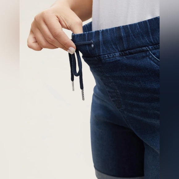 NWT, BloomChic, Distressed Drawstring Roll Hem Denim Shorts, US 10, Indigo - Picture 3 of 7